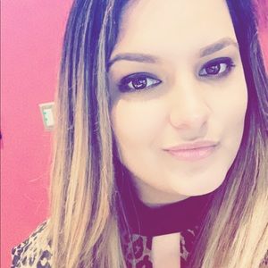 Meet your Posher, Alexis